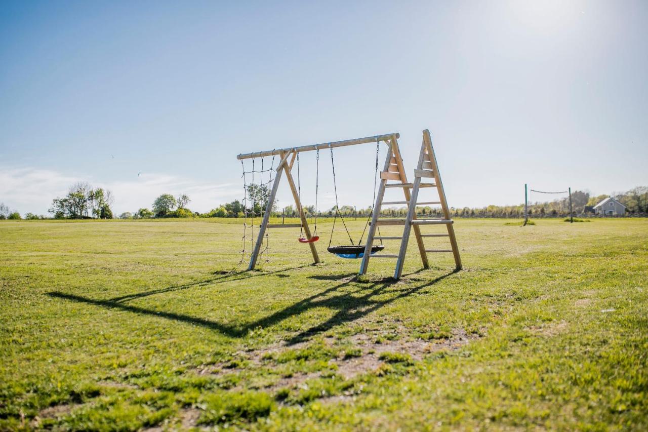 Mere Puhkemaja Kungla Buitenkant foto